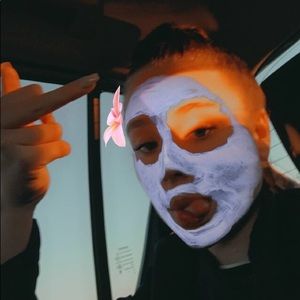 Meet your Posher, Emogene